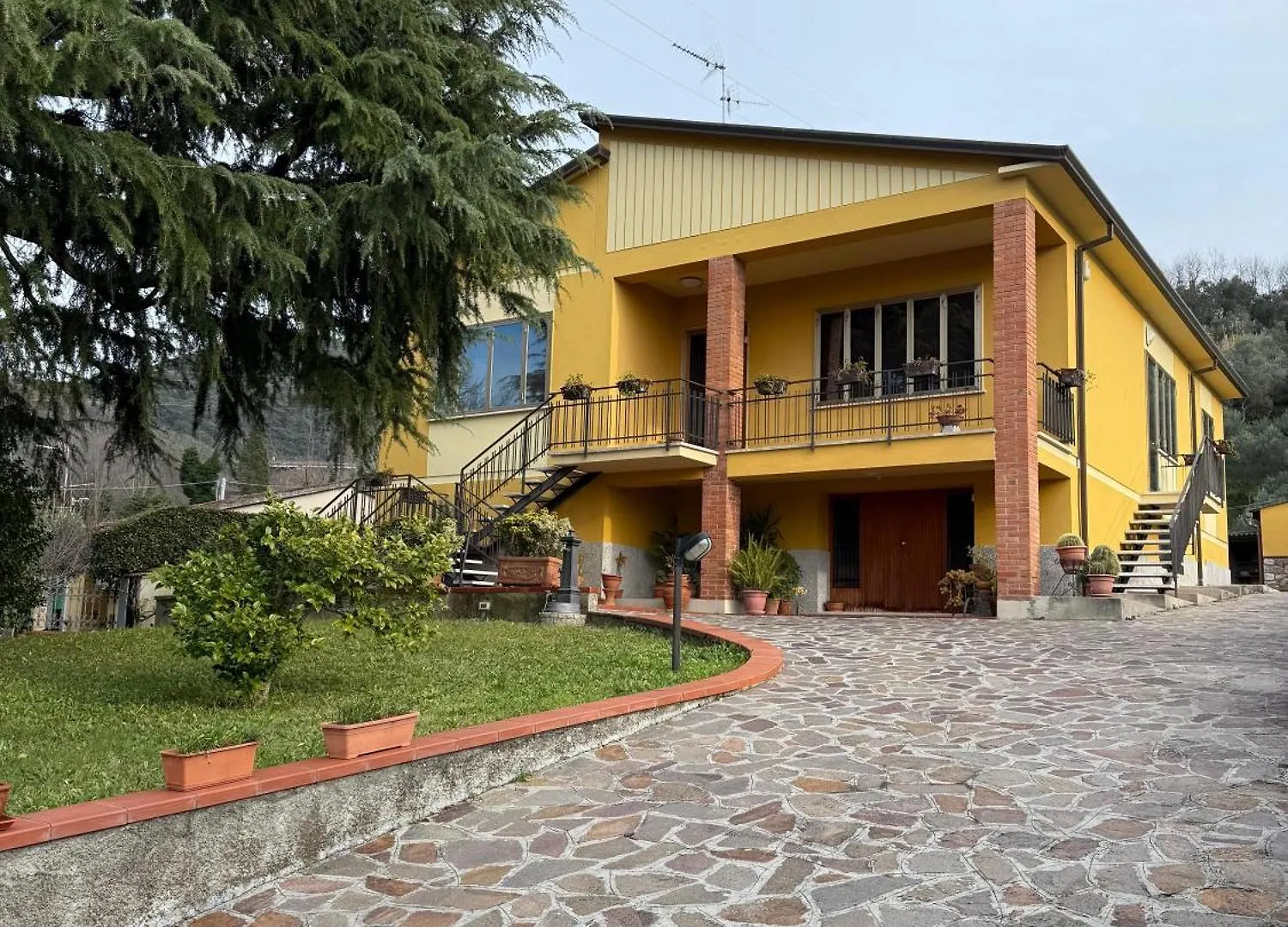 Casa Rontanis kontakt